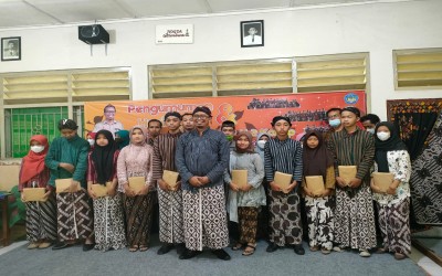 PENGUMUMAN KELULUSAN DAN PERPISAHAN SISWA KELAS IX SMP N 2 KOKAP  “Tangis haru perpisahan dan keberhasilan”